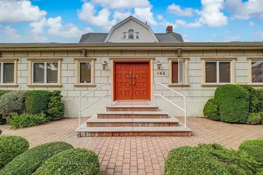 Long Island Treatment Center facility photo